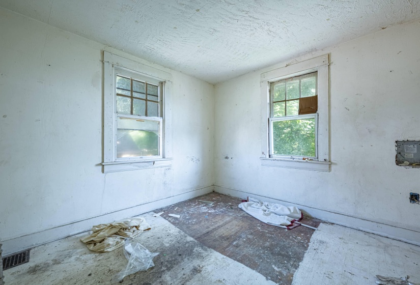 361 E McCreight-14