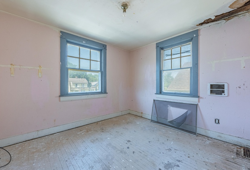 361 E McCreight-16