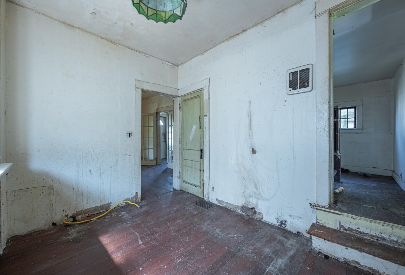 361 E McCreight-9