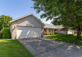 125 Warner Drive, Englewood, Ohio 45322, 2 Bedrooms Bedrooms, ,2 BathroomsBathrooms,Residential,For Sale,Warner,1039071