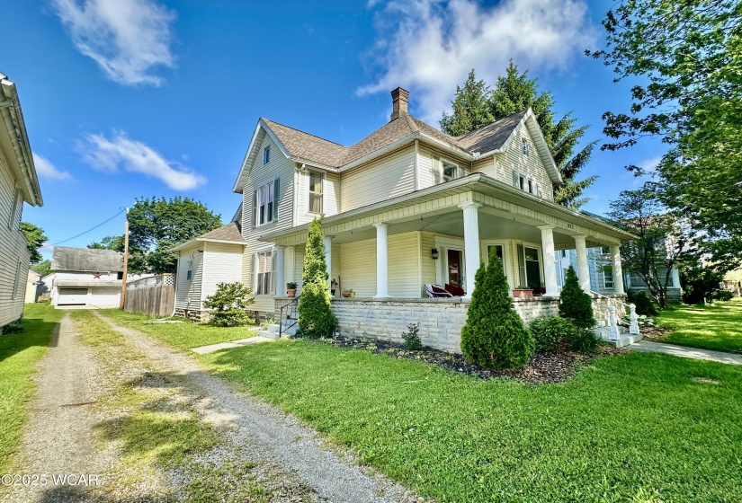 827 Main Street, Fostoria, Ohio, 3 Bedrooms Bedrooms, ,2 BathroomsBathrooms,Residential,For Sale,Main,306424