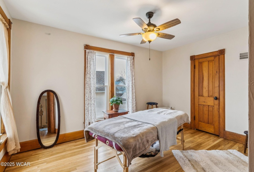 827 Main Street, Fostoria, Ohio, 3 Bedrooms Bedrooms, ,2 BathroomsBathrooms,Residential,For Sale,Main,306424