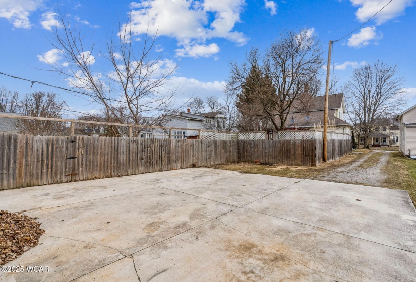 827 Main Street, Fostoria, Ohio, 3 Bedrooms Bedrooms, ,2 BathroomsBathrooms,Residential,For Sale,Main,306424