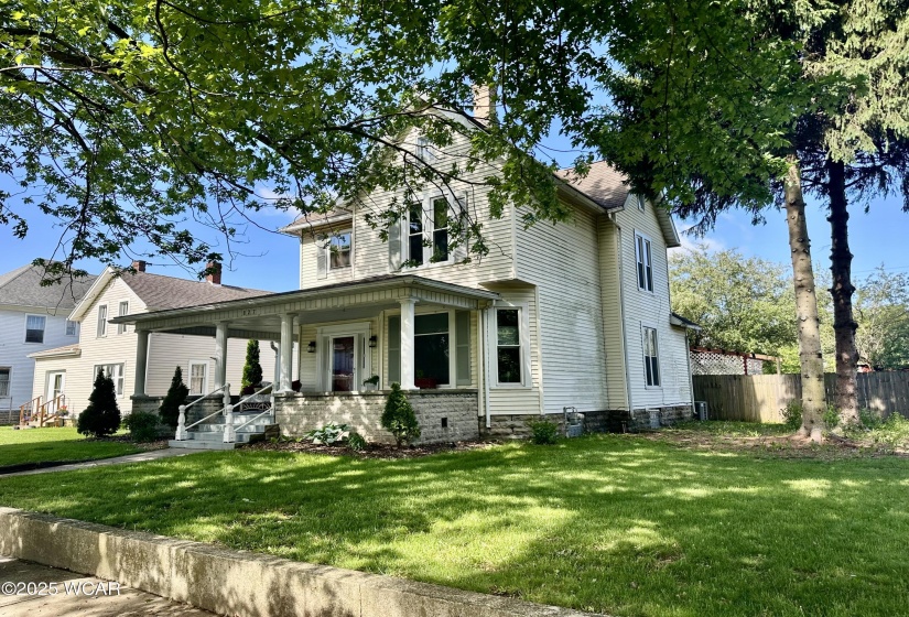 827 Main Street, Fostoria, Ohio, 3 Bedrooms Bedrooms, ,2 BathroomsBathrooms,Residential,For Sale,Main,306424