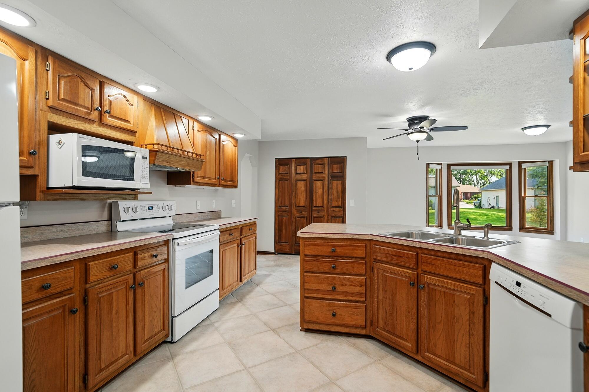 865 Copperfield Lane, Tipp City, Ohio 45371