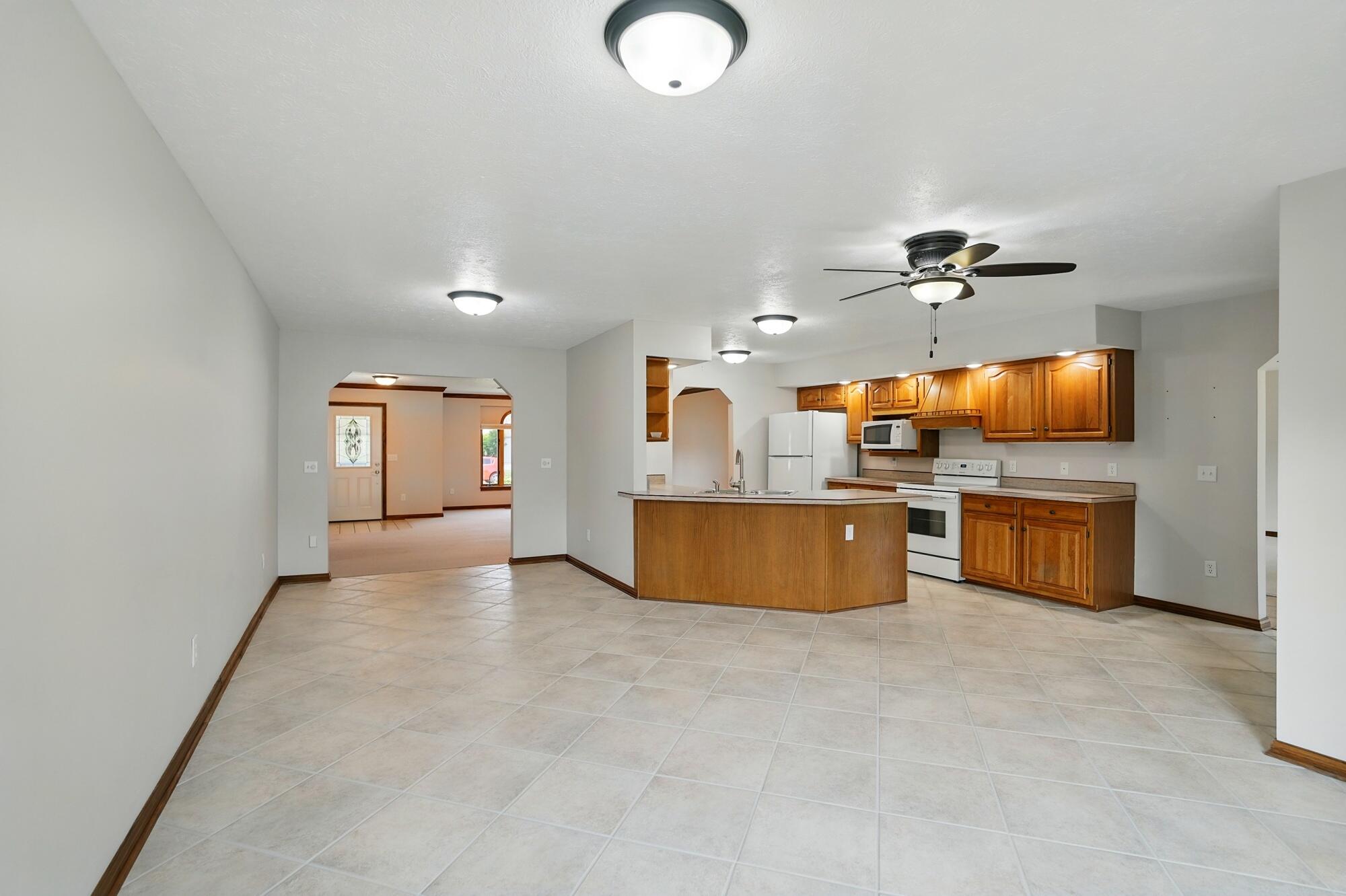 865 Copperfield Lane, Tipp City, Ohio 45371