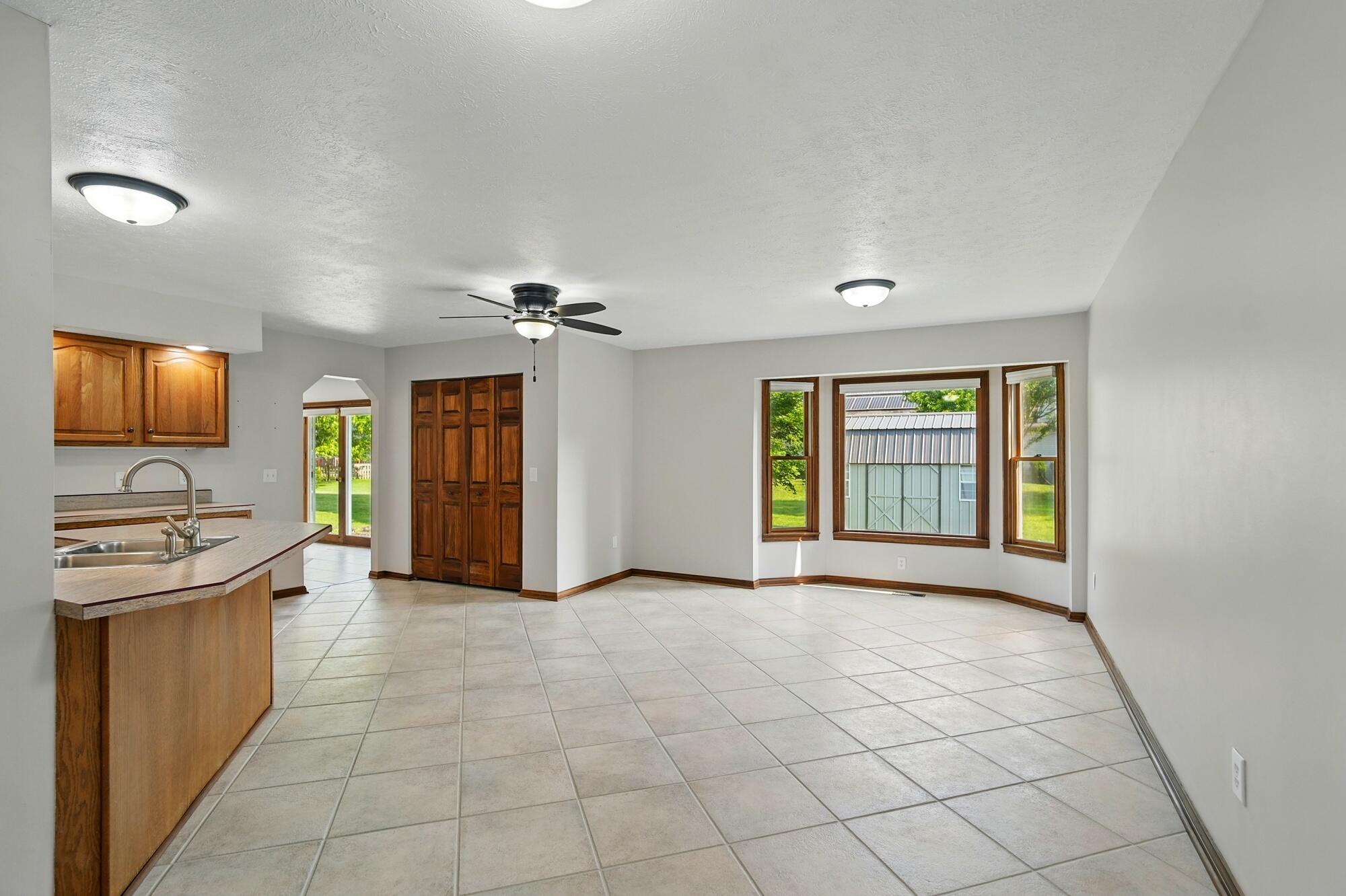 865 Copperfield Lane, Tipp City, Ohio 45371