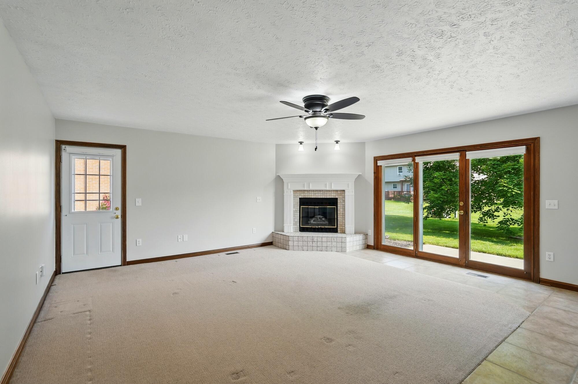 865 Copperfield Lane, Tipp City, Ohio 45371