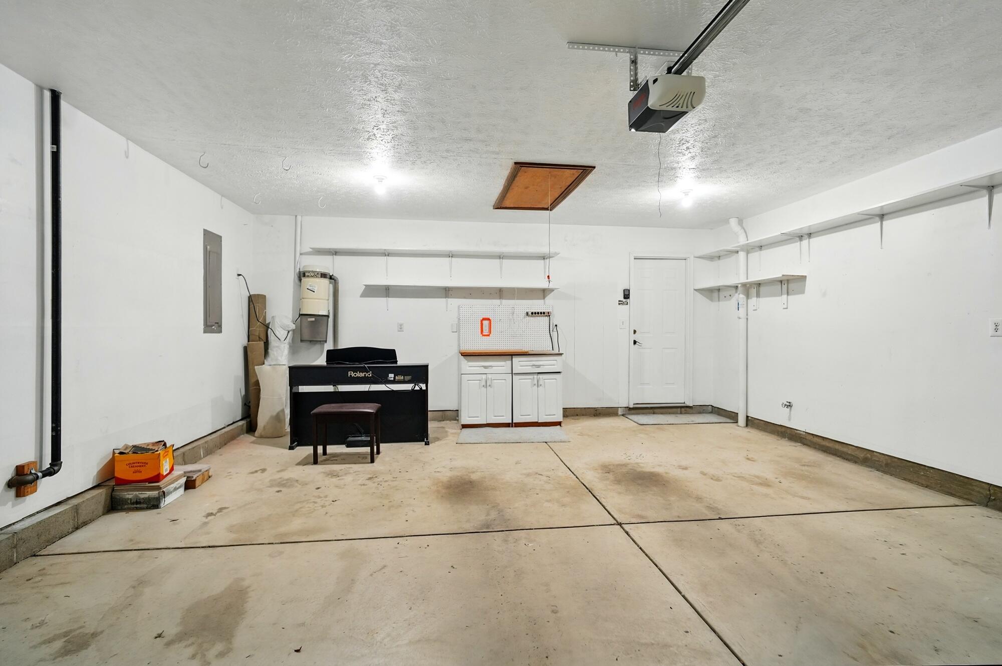 865 Copperfield Lane, Tipp City, Ohio 45371