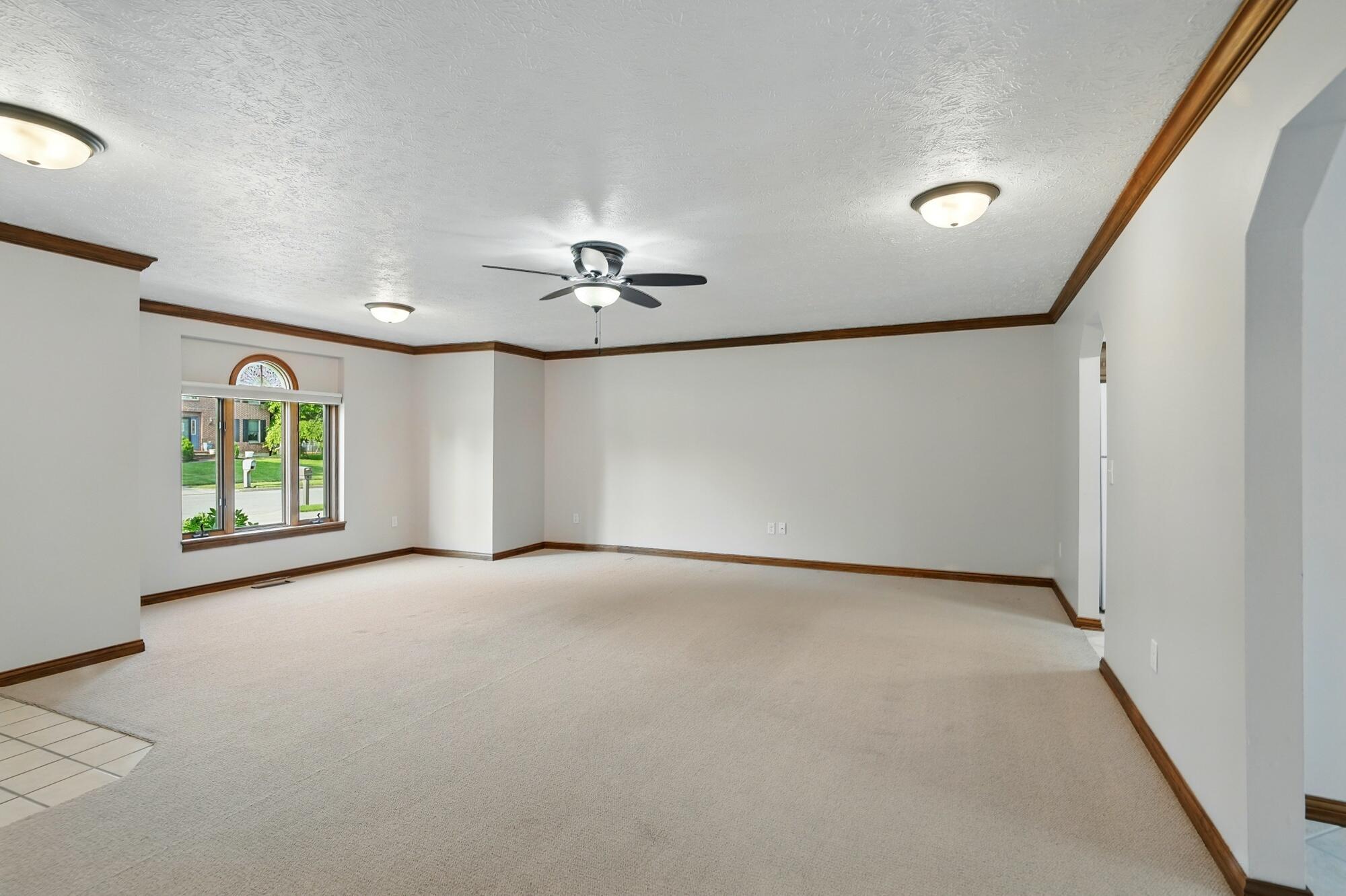 865 Copperfield Lane, Tipp City, Ohio 45371