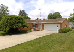 1131 Spruce Avenue, Sidney, Ohio 45365, 3 Bedrooms Bedrooms, ,2 BathroomsBathrooms,Residential,For Sale,Spruce,1039094