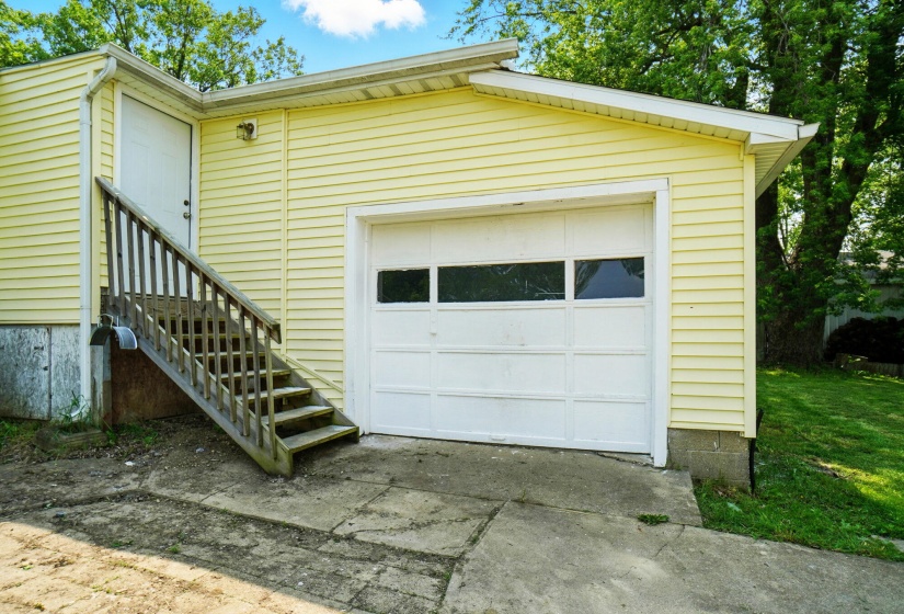 11124 Knoxville Road