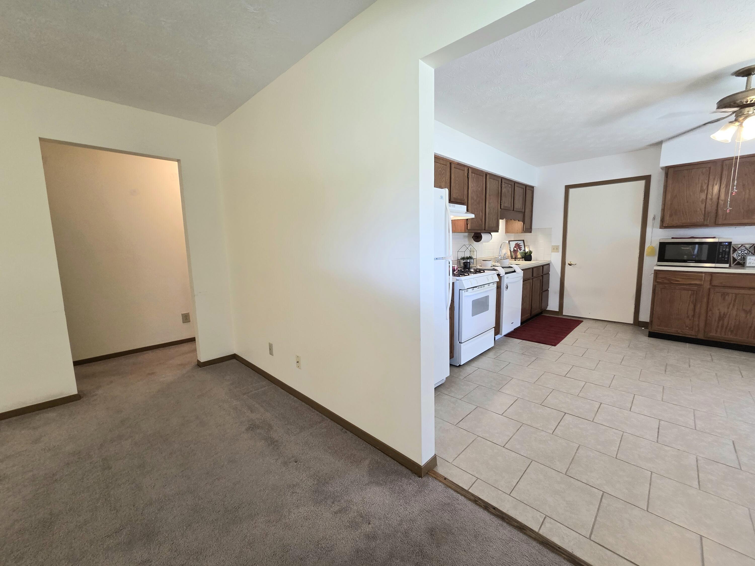 3032 Armsgate Road, Springfield, Ohio 45503