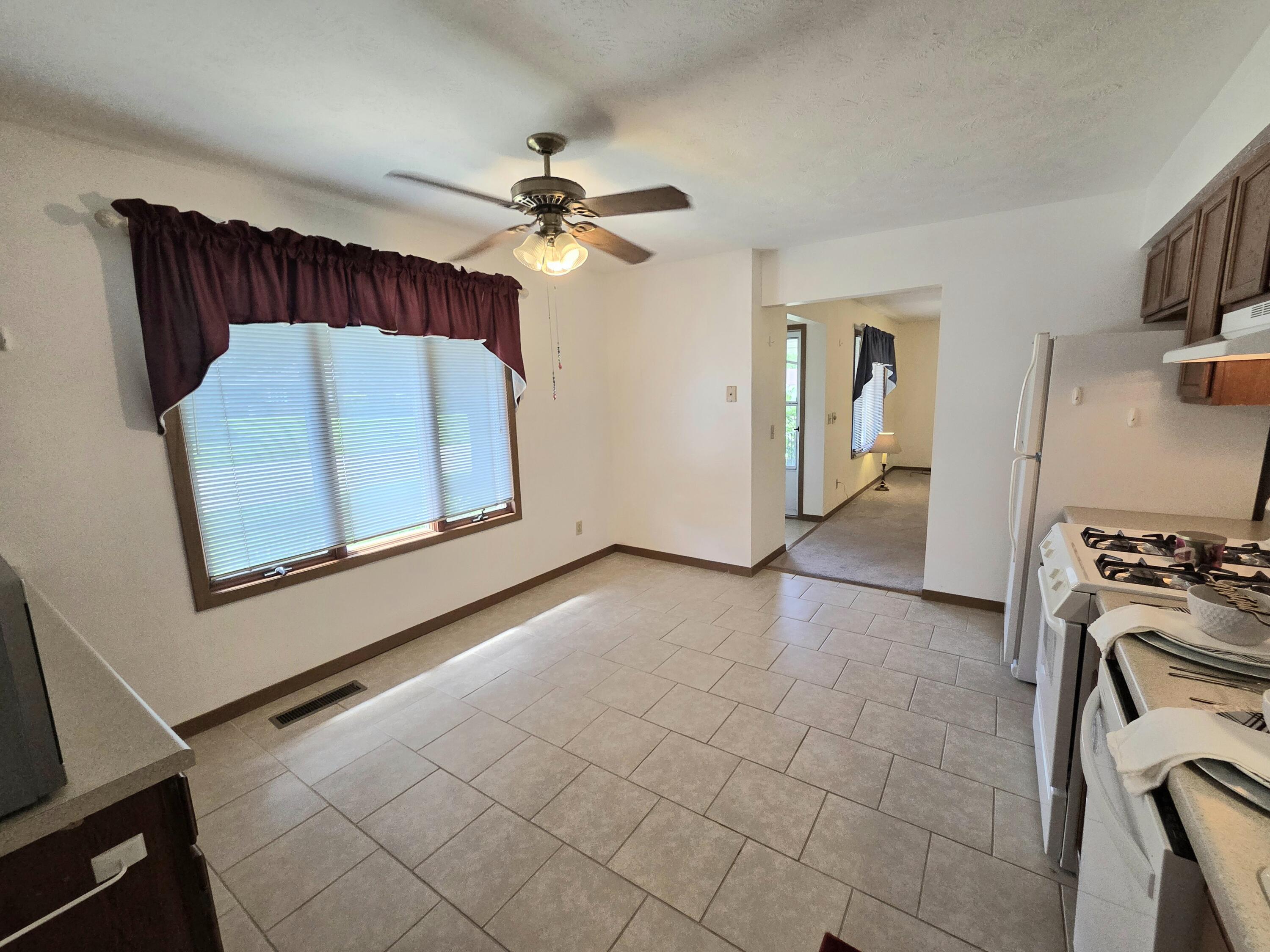 3032 Armsgate Road, Springfield, Ohio 45503