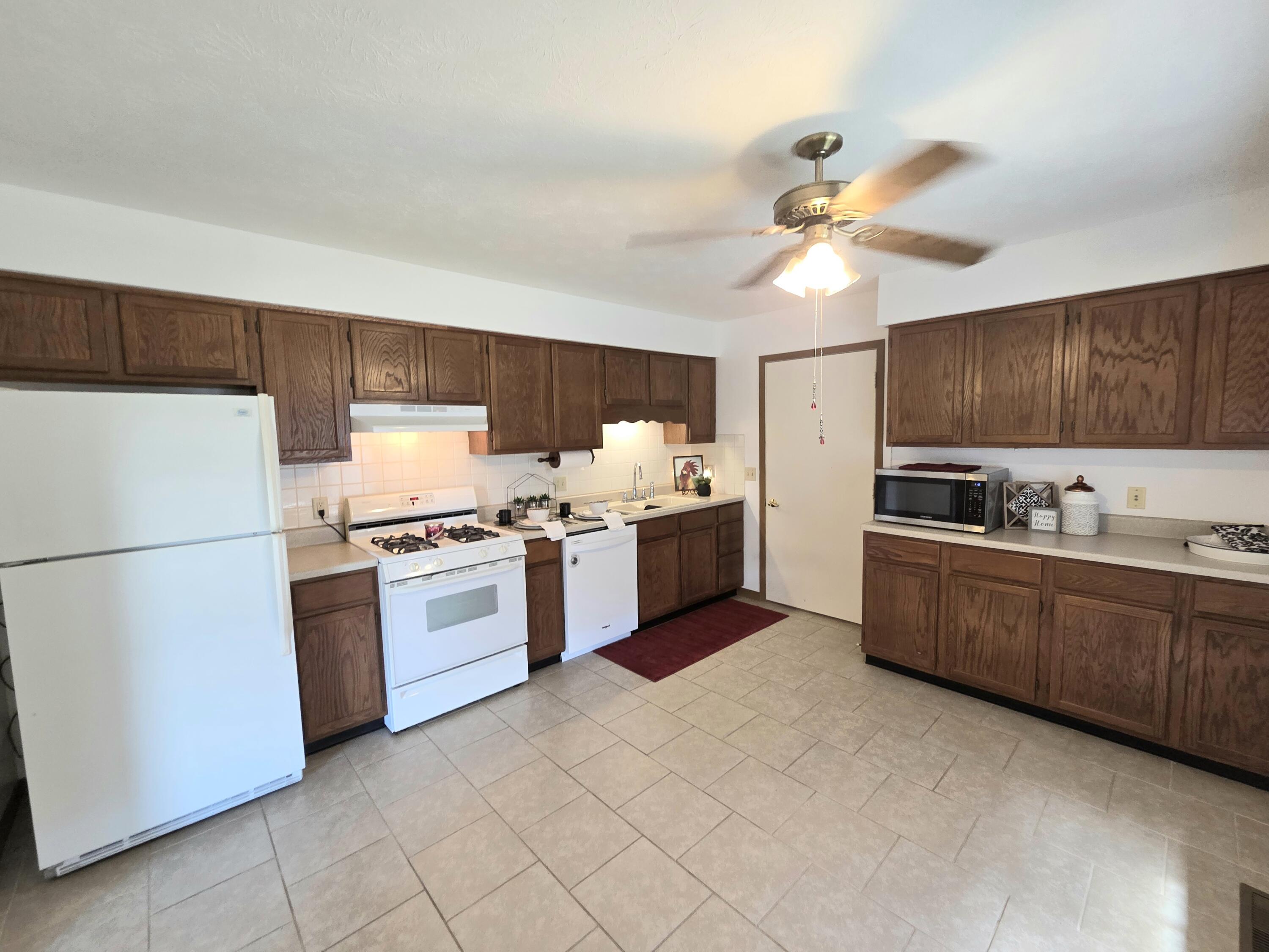 3032 Armsgate Road, Springfield, Ohio 45503