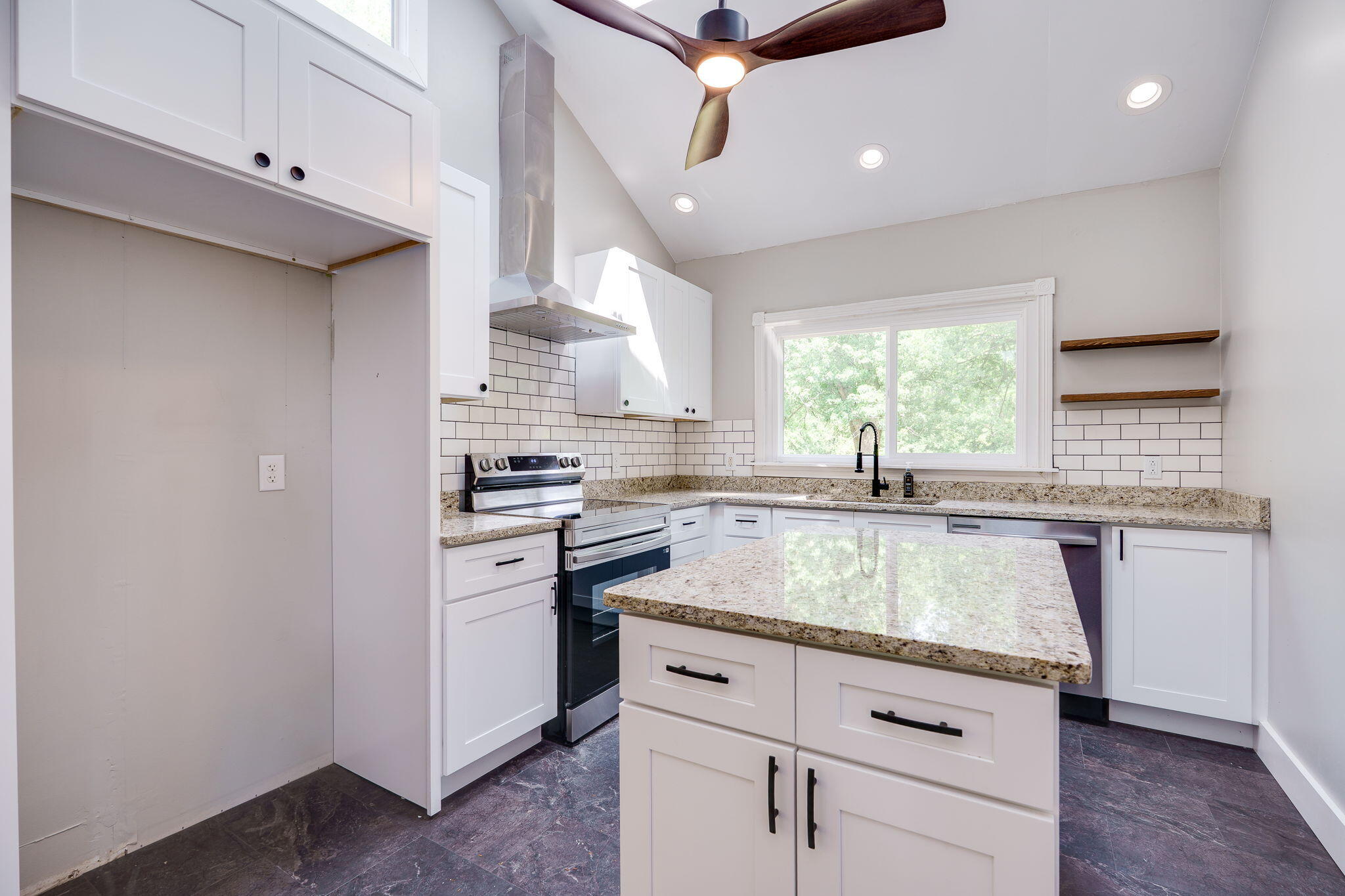 4742 Peacock Road, Springfield, Ohio 45502