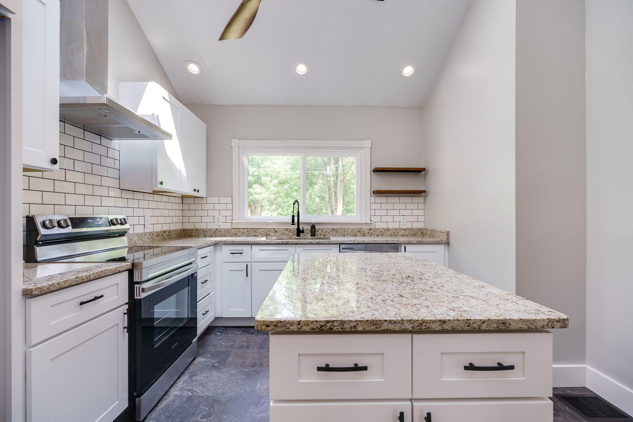 4742 Peacock Road, Springfield, Ohio 45502