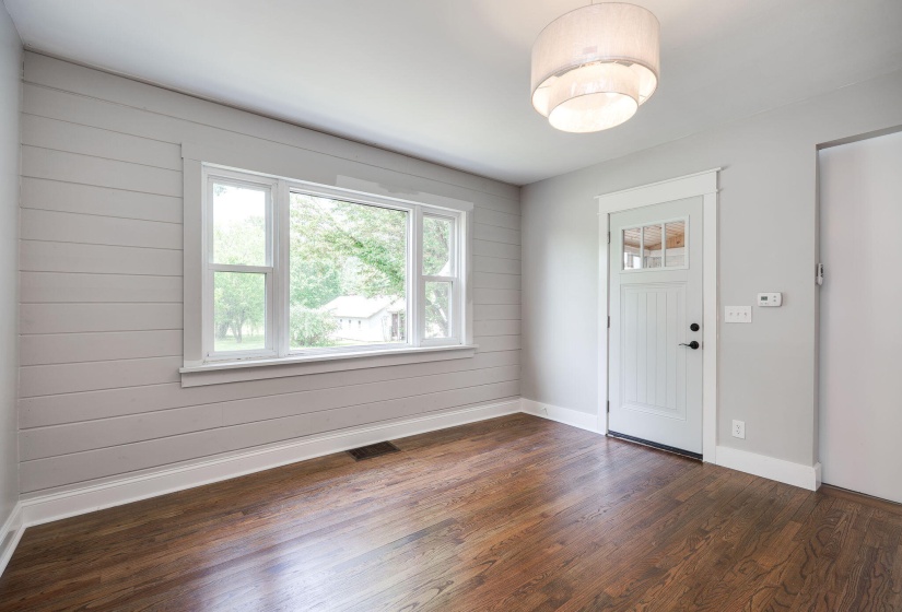 12-web-or-mls-4742-peacock-rd