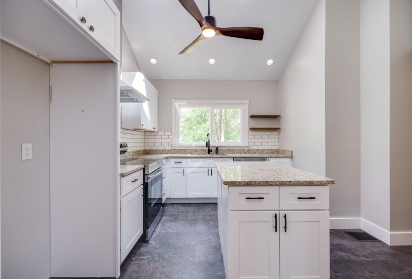 15-web-or-mls-4742-peacock-rd