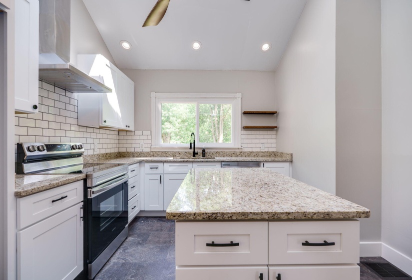 21-web-or-mls-4742-peacock-rd