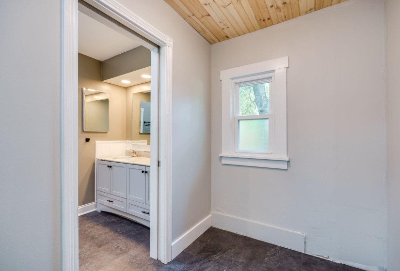 23-web-or-mls-4742-peacock-rd