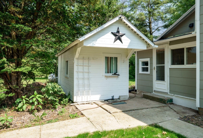 38-web-or-mls-4742-peacock-rd