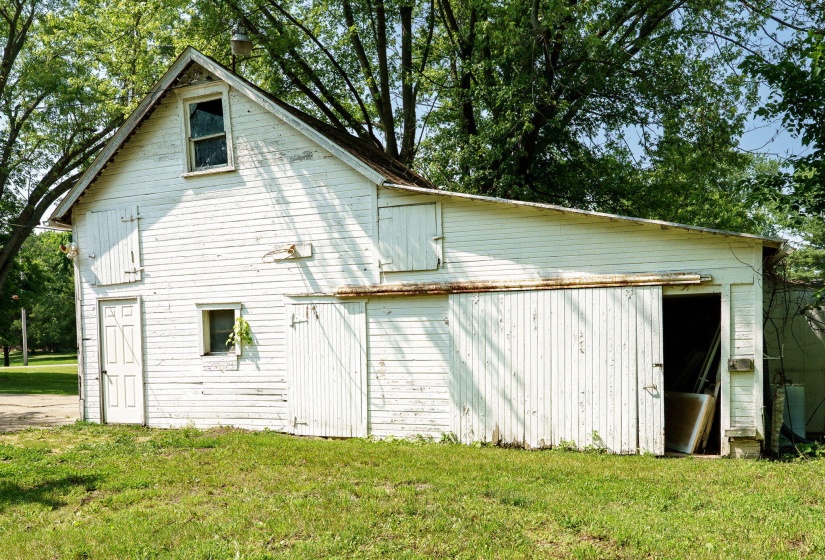 44-web-or-mls-4742-peacock-rd