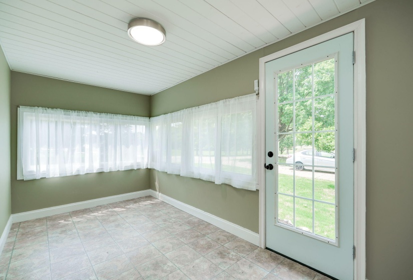 7-web-or-mls-4742-peacock-rd