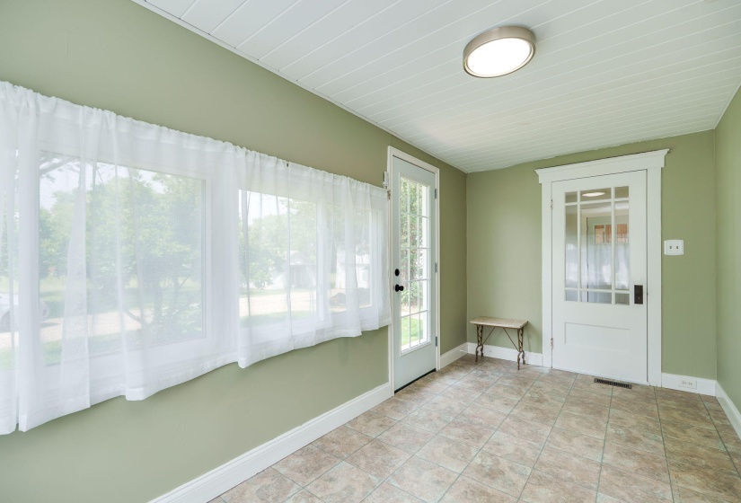 8-web-or-mls-4742-peacock-rd