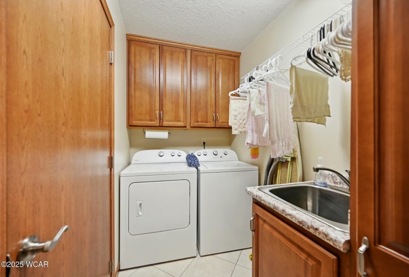 1076 Stonegate Court, Wapakoneta, Ohio, 2 Bedrooms Bedrooms, ,2 BathroomsBathrooms,Residential,For Sale,Stonegate,307267