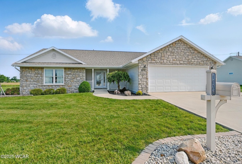 1076 Stonegate Court, Wapakoneta, Ohio, 2 Bedrooms Bedrooms, ,2 BathroomsBathrooms,Residential,For Sale,Stonegate,307267
