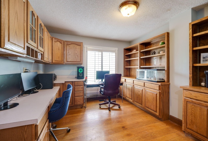 12-web-or-mls-4850-s-charleston-pike