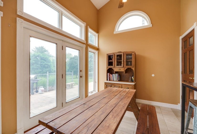 20-web-or-mls-4850-s-charleston-pike