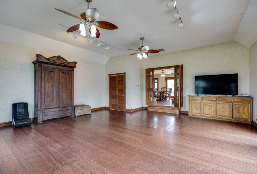 26-web-or-mls-4850-s-charleston-pike