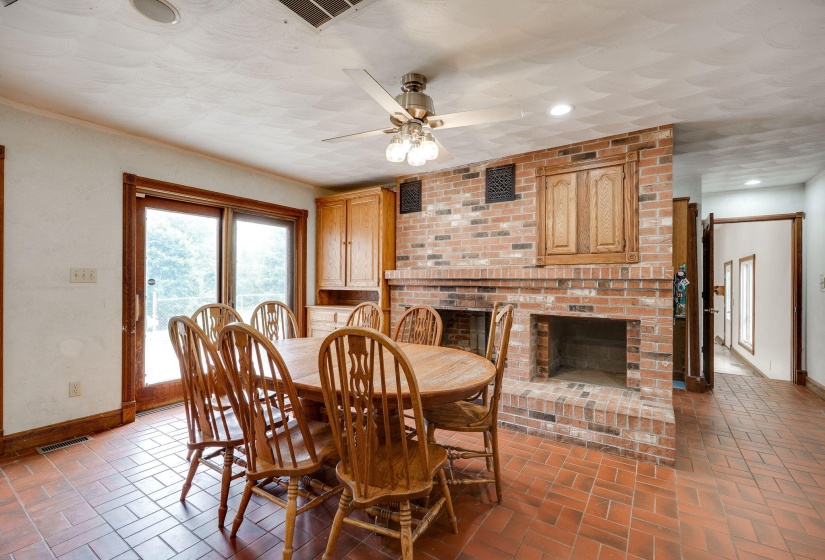 27-web-or-mls-4850-s-charleston-pike