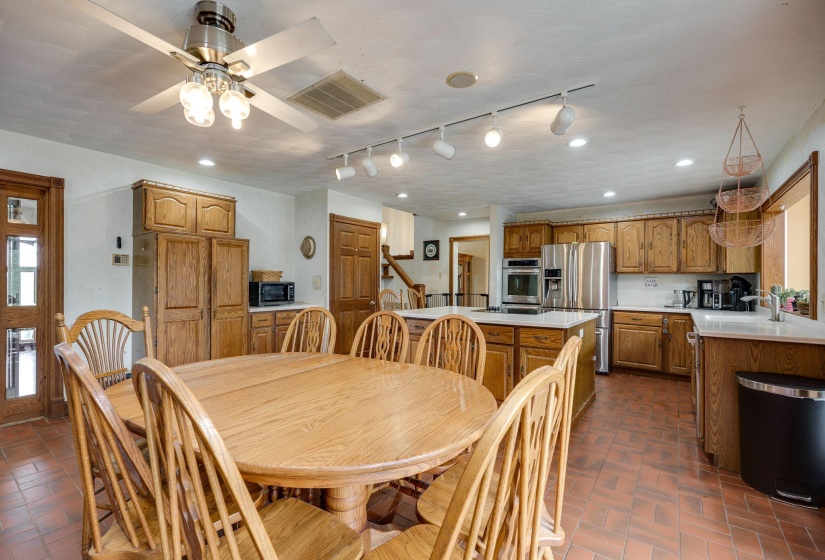 30-web-or-mls-4850-s-charleston-pike