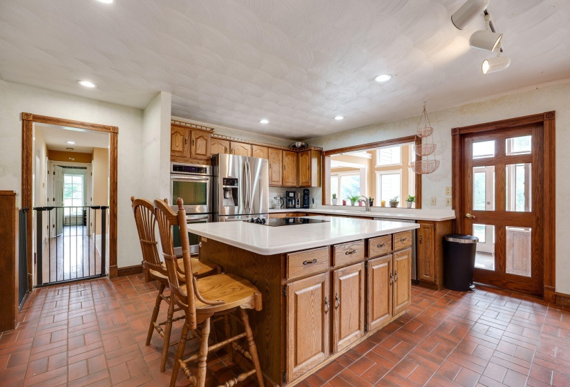 31-web-or-mls-4850-s-charleston-pike