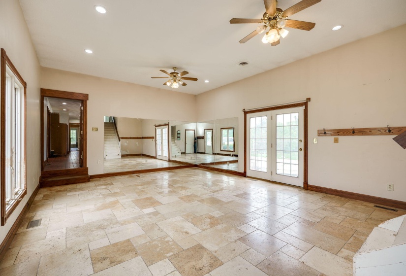 39-web-or-mls-4850-s-charleston-pike