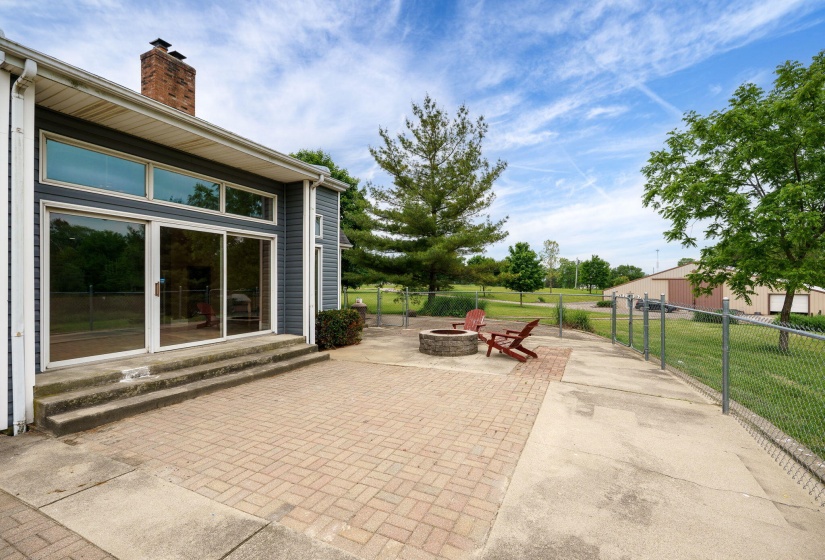 75-web-or-mls-4850-s-charleston-pike