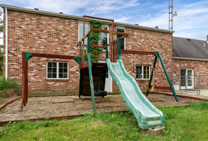 81-web-or-mls-4850-s-charleston-pike