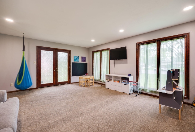 16-web-or-mls-1077-pine-meadow-terrace