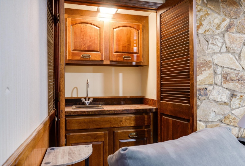 28-web-or-mls-1077-pine-meadow-terrace
