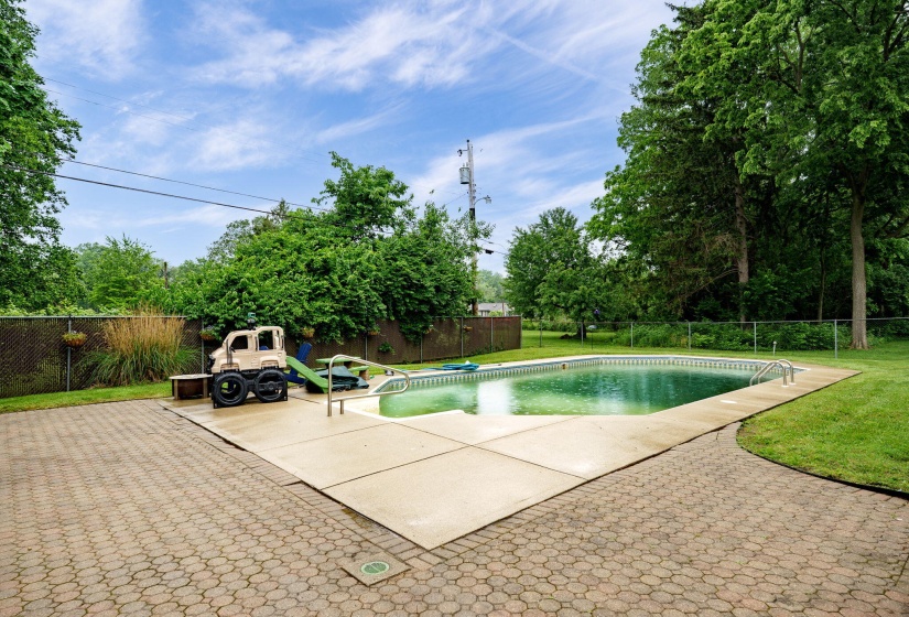 67-web-or-mls-1077-pine-meadow-terrace