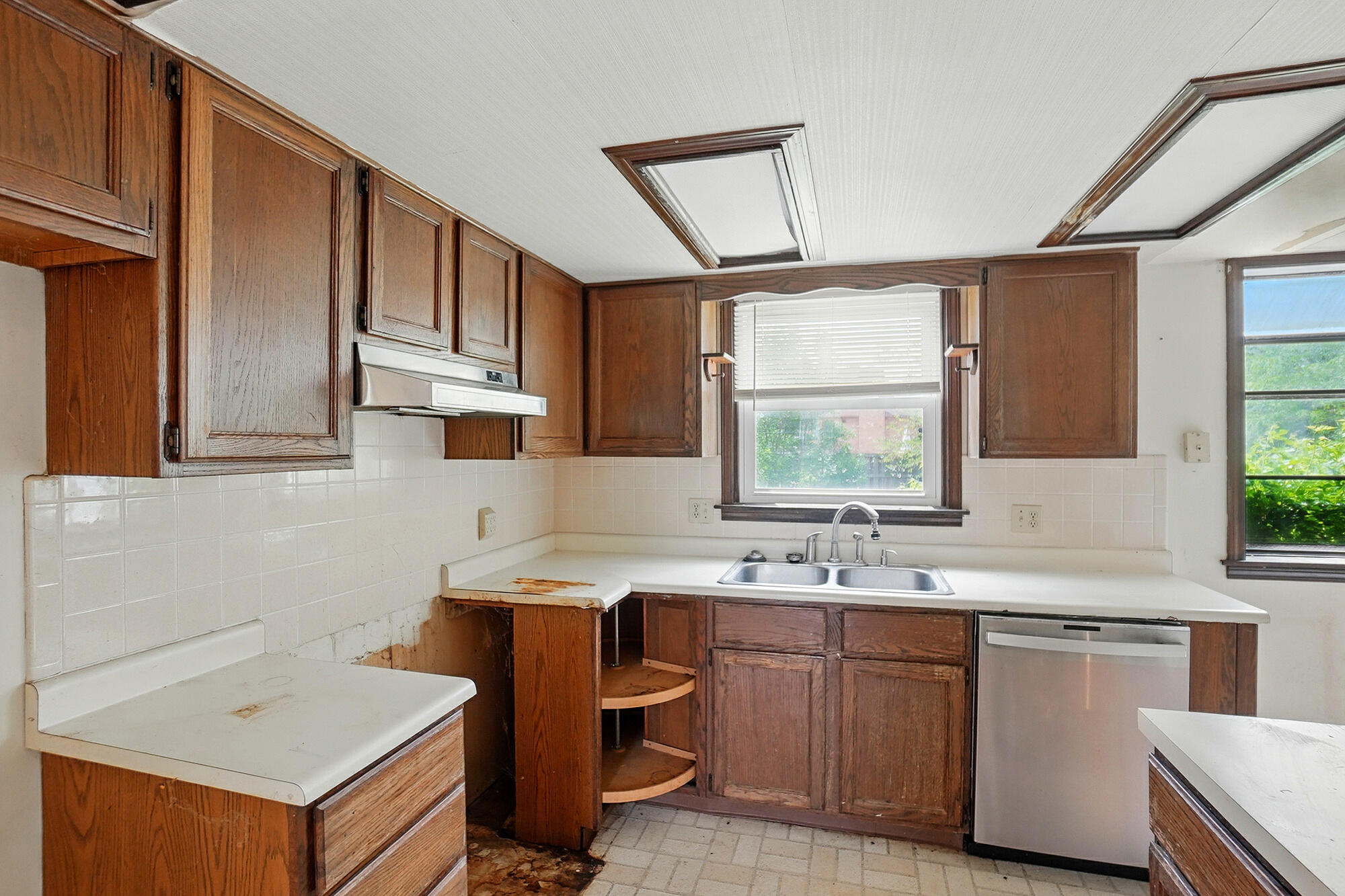1985 Fox Run, Troy, Ohio 45373