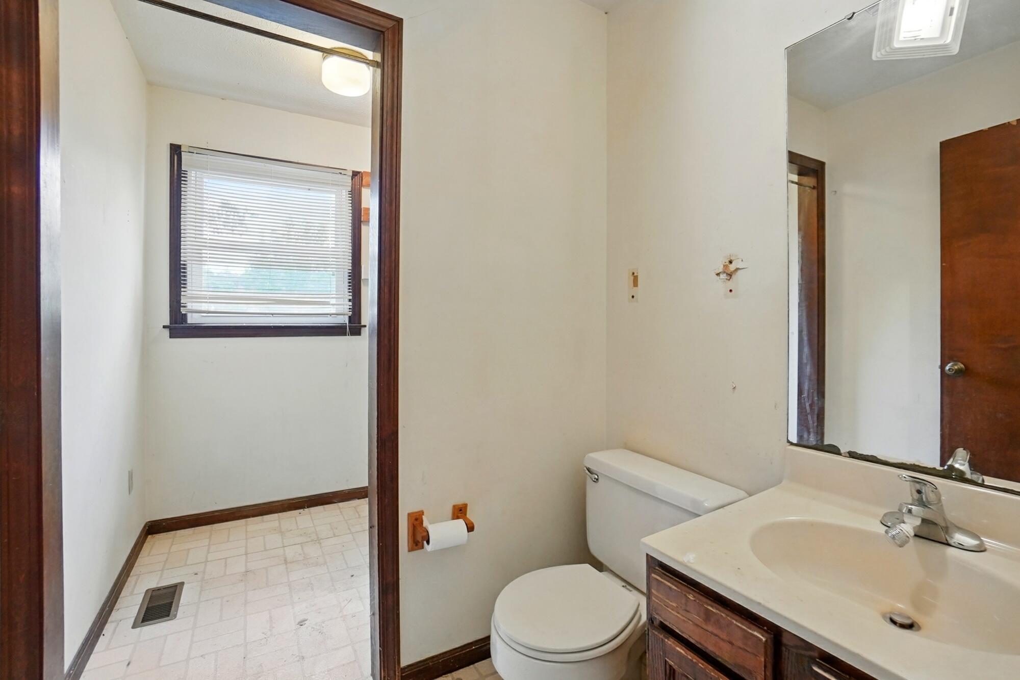 1985 Fox Run, Troy, Ohio 45373