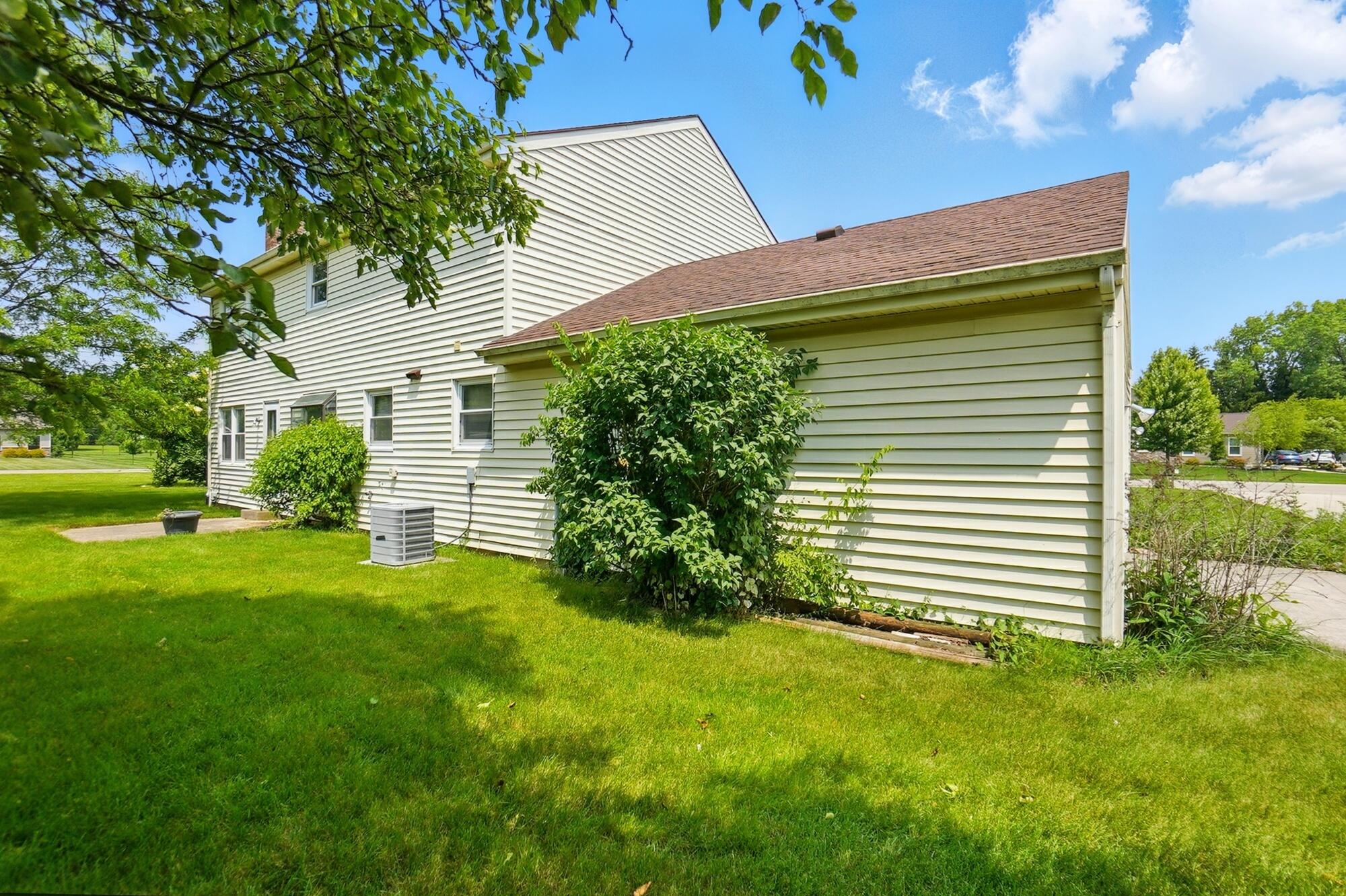 1985 Fox Run, Troy, Ohio 45373