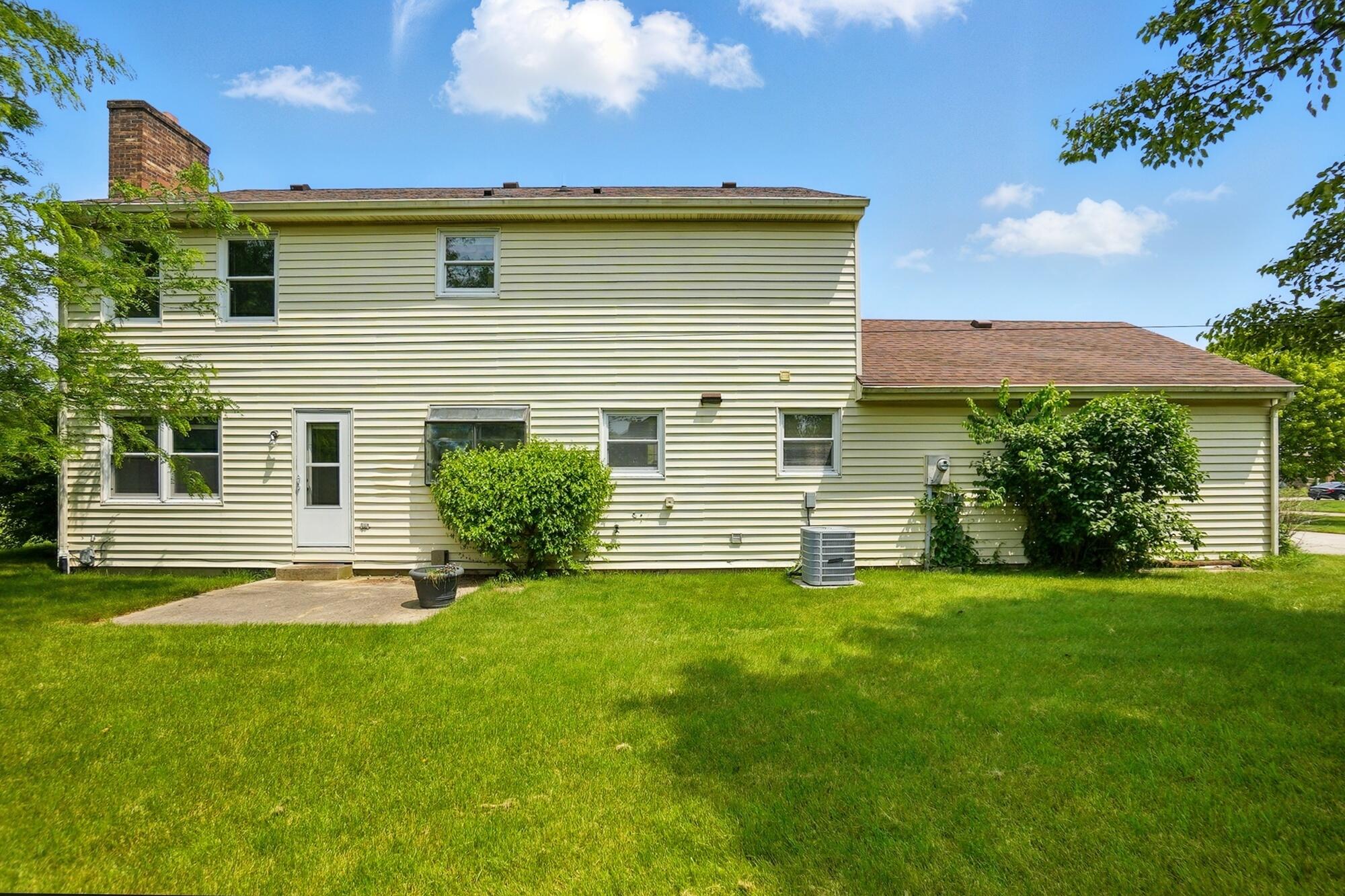 1985 Fox Run, Troy, Ohio 45373