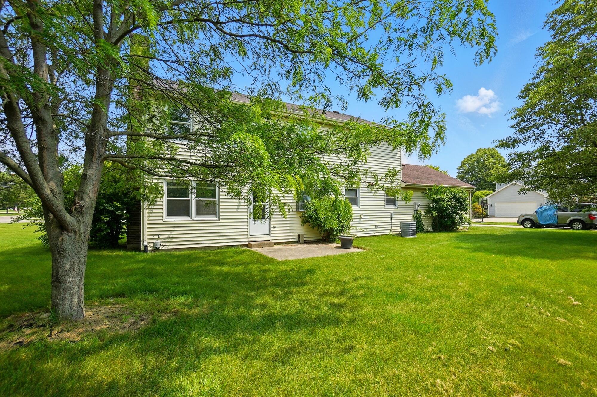 1985 Fox Run, Troy, Ohio 45373