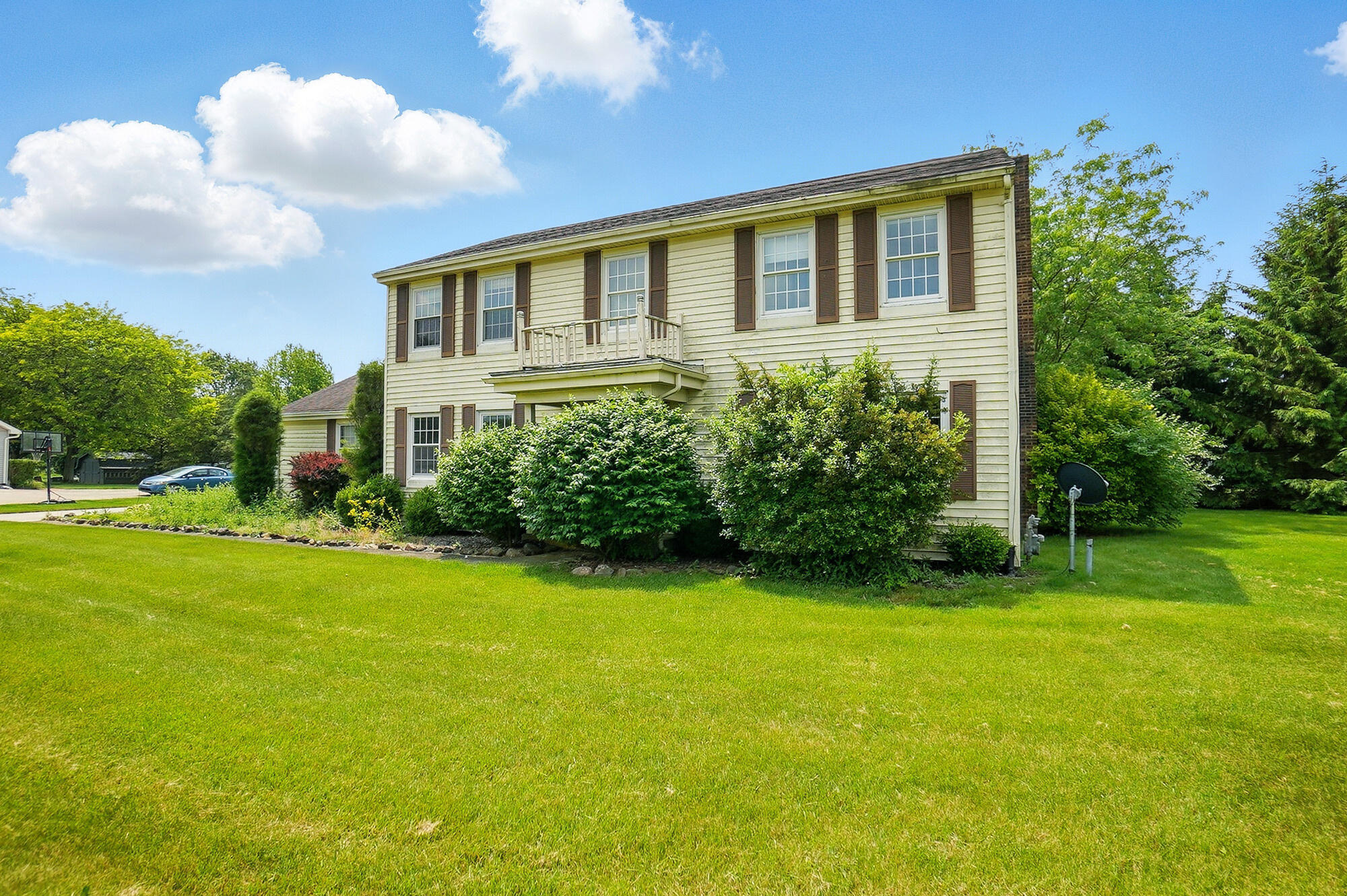 1985 Fox Run, Troy, Ohio 45373