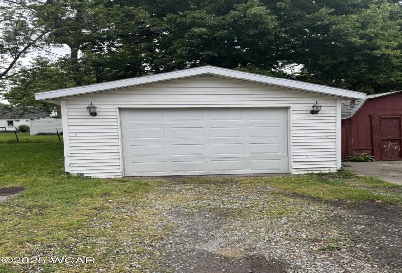 1 CAR DET. GARAGE
